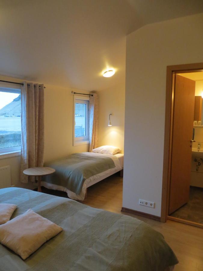 Guesthouse Vellir Vík Extérieur photo